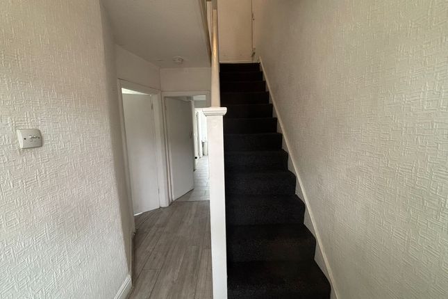 191, Cheveral Avenue, Coventry photo 2