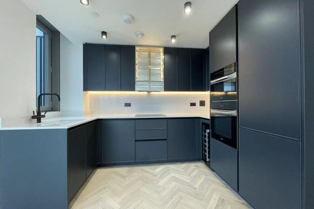 3207, London photo 4