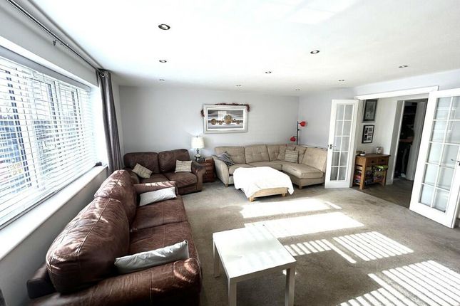 61A, Monkswood Avenue, Waltham Abbey photo 3