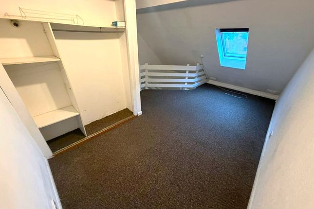 23, Shingle Close, Luton photo 4