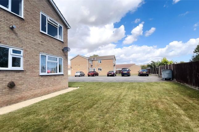 Fairlop Close, Essex photo 3