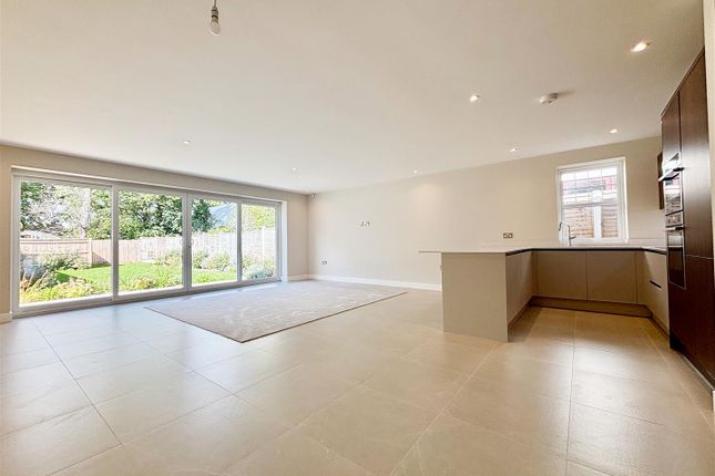1a, Linden Road, Ferndown photo 3