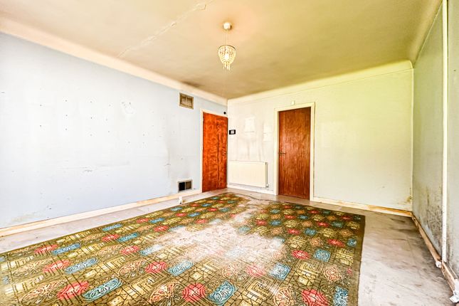 2 Brentwood Court, Wirral photo 4