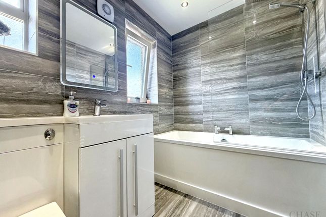 21 Windermere Crescent, Hebburn photo 4