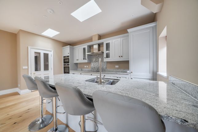 87 King Edward VII Apts Kings Drive, Midhurst, Midhurst photo 3