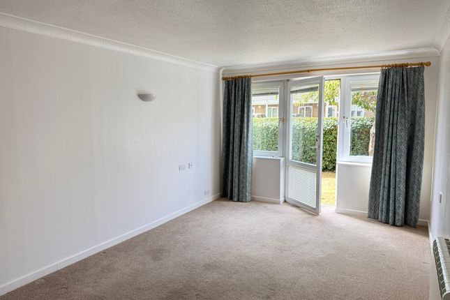 Flat 1, Homeborough House, Brinton Lane, Southampton photo 2