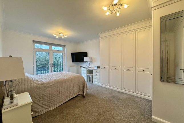 Flat 22, Eaton Court, Edgware photo 3