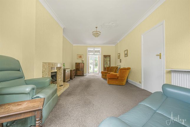 5, Woodside Avenue, Neath photo 5