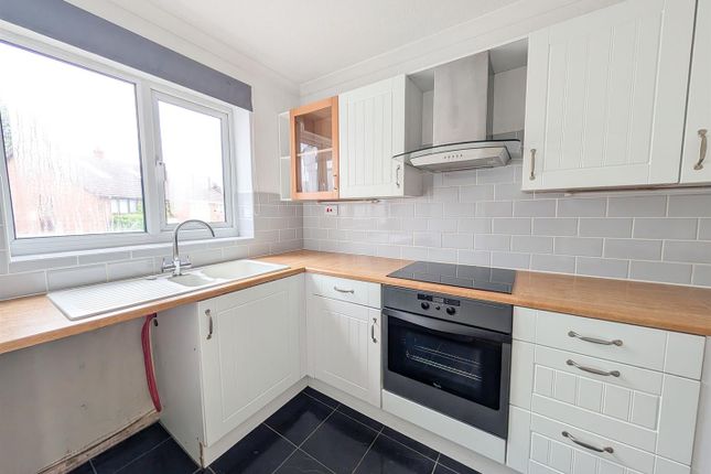 4, Magnolia Close, Bury St. Edmunds photo 2