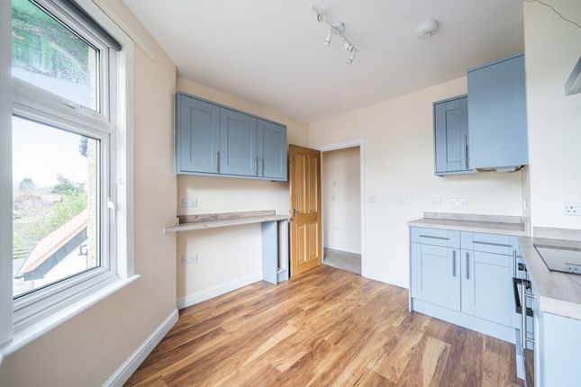 Flat 2 187, Stoke Road, Guildford photo 2