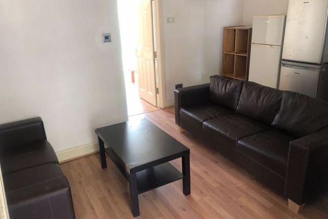 Thumbnail Flat to rent in Field Road, London