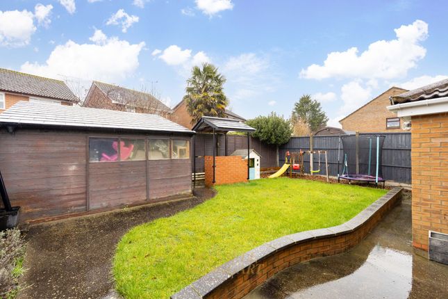 21 Capsey Road, Crawley photo 4