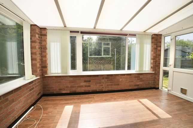 4 Warren Drive, Norwich photo 4