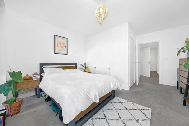 Thumbnail Flat for sale in Anderson Square, Tower Hamlets, London