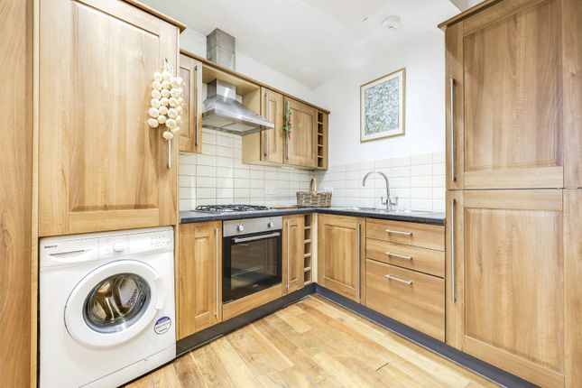 First Floor Flat, 74, Town Street, Leeds photo 4