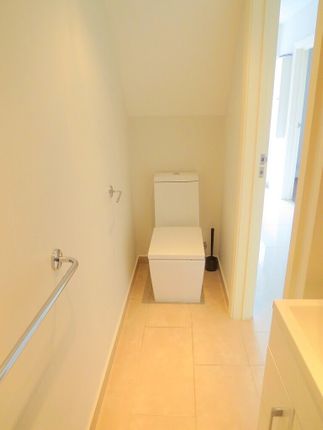 8, DEESIDE Road Wandsworth, TOOTING BROADWAY photo 4