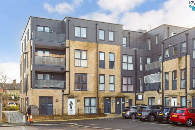 Milton Avenue, Croydon photo 2