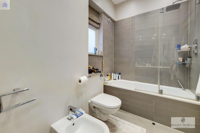 Flat for sale in Portland Place, London