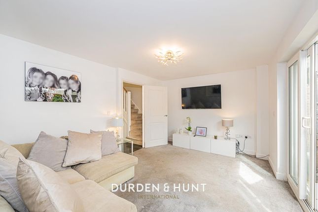 78 Abbess Terrace, Loughton photo 3