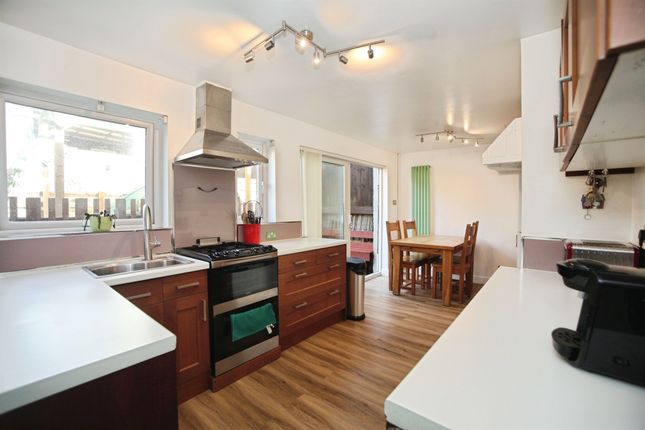 148, Pen-Y-Bryn, Caerphilly photo 4
