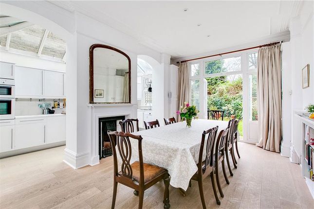 17, Ravenslea Road, London photo 3