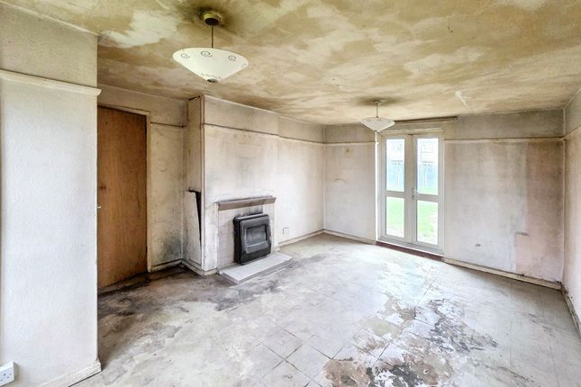 24 Falmouth Place, Five Oak Green photo 3