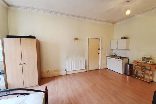 Thumbnail Room to rent in Longley Road, London