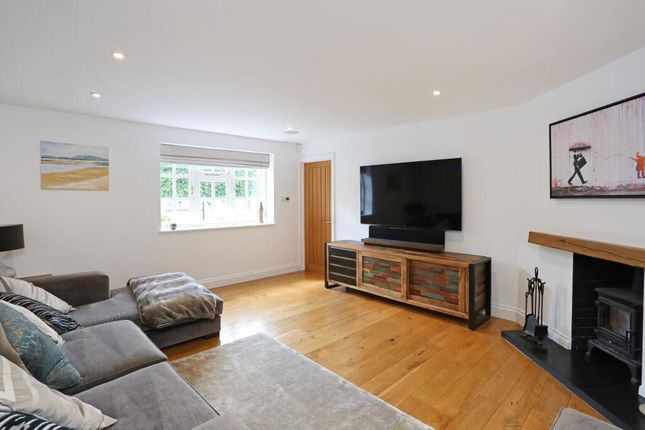 3 The Courtyard, Moor Park House Way, Farnham photo 4