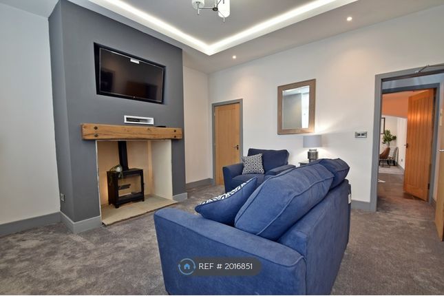 Room to rent in Grange Terrace, Rossendale