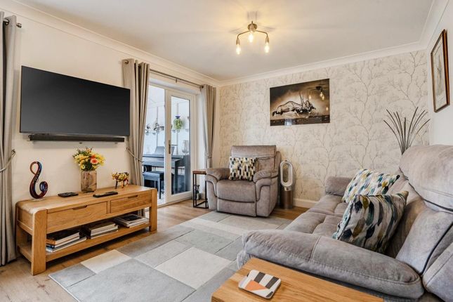 7 SYCAMORE PLACE, Bradwell Village, Burford photo 3