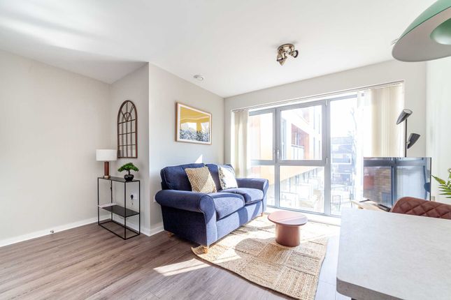 Thumbnail Flat to rent in Vernon Road, London