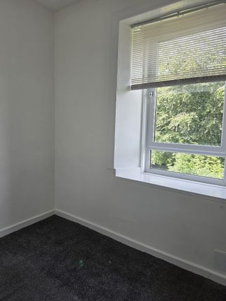 Flat 2-1, 97, Dempster Street, Greenock photo 3