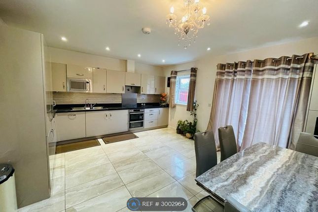 Foxglove Close, West Drayton photo 4