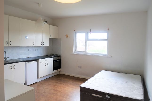 Thumbnail Studio to rent in Lady Margaret Road, Southall