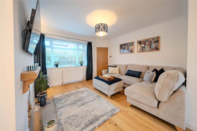 42, Raynville Avenue, West Yorkshire photo 2