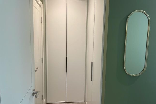 275 Lindley House, Silkstream, The Hyde, London photo 4