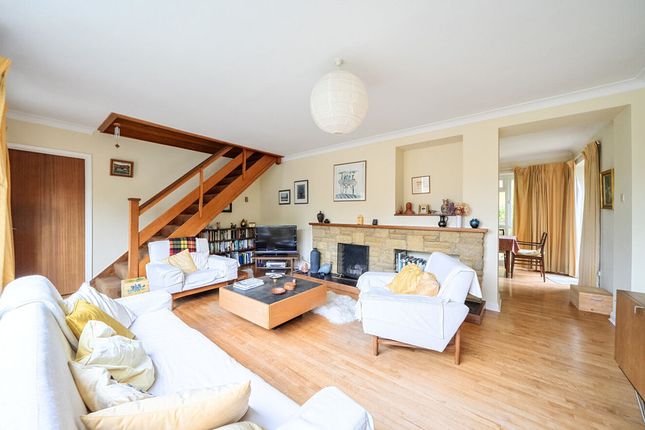 7, Woodhyrst Gardens, Kenley photo 2