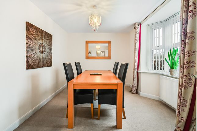 17, Wellington Drive, Doncaster photo 3