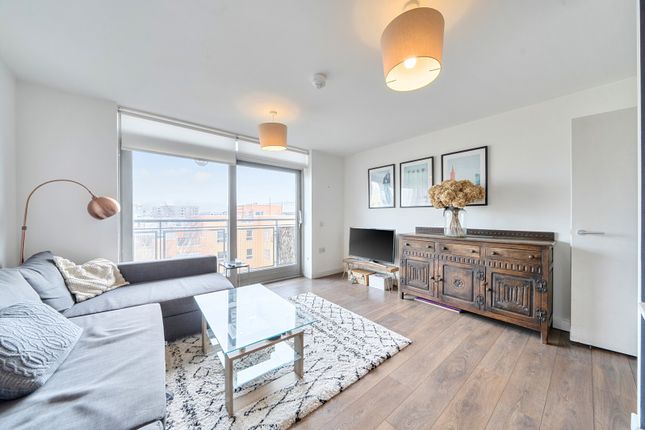 1-bed flat on 519 Holly Court,, John Harrison Way, Greenwich Peninsula, £270,000