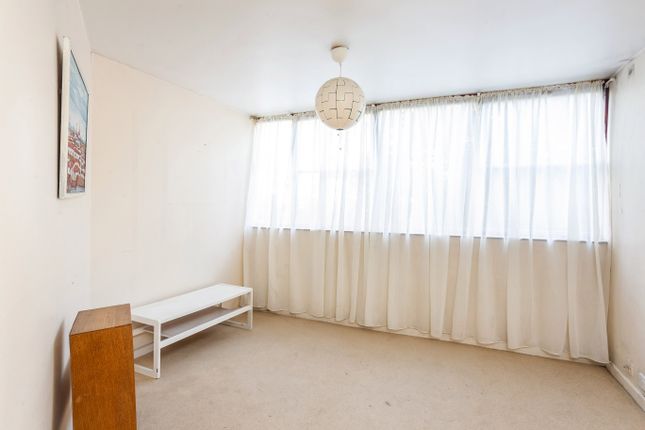 Thumbnail Flat for sale in North Rise, St. Georges Fields, London
