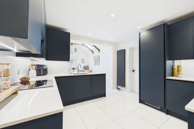 9, Carrington Avenue, High Wycombe photo 3