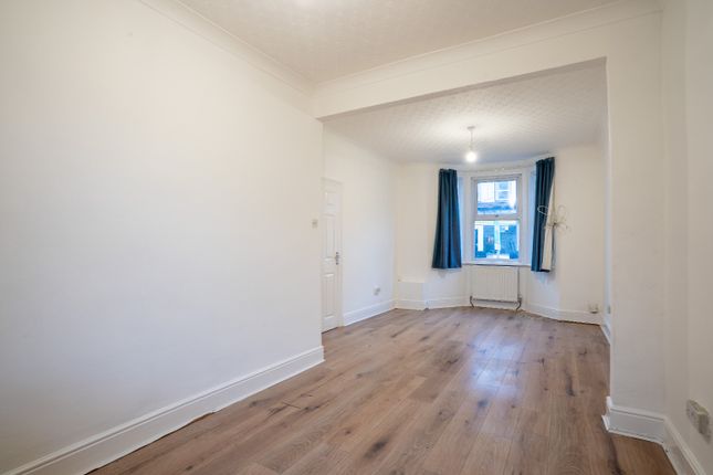 15, Pelham Road South, Gravesend photo 2