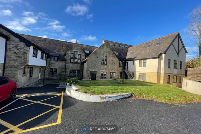 1-bed flat on St Georges Lodge, Stalybridge, £850/mo