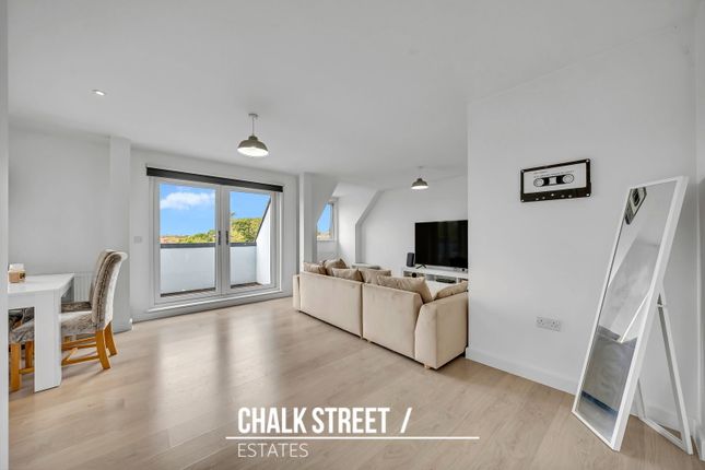 Flat 18, Brick House, 1A, Faringdon Avenue, Romford photo 4