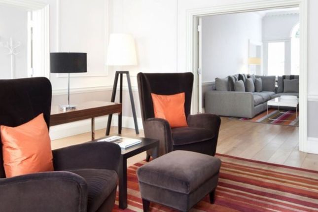 Flat to rent in Como Apartments, Old Park Lane, London