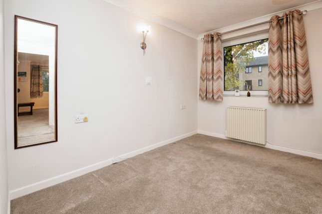 Flat for sale in Mount Hermon Road, Woking, Surrey