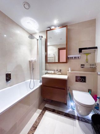 Flat 34, Garden House, Kensington Gardens Square, London photo 5