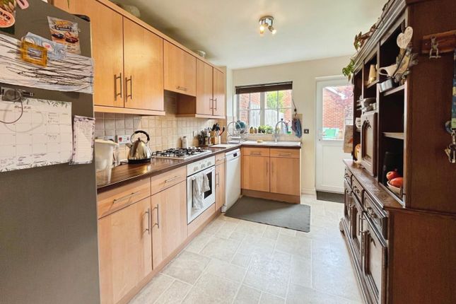 24, Tottington Close, Thetford photo 4