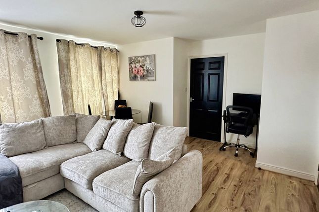 53, East Stour Way, Ashford photo 4