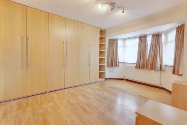 Thumbnail Flat to rent in Renters Avenue, London